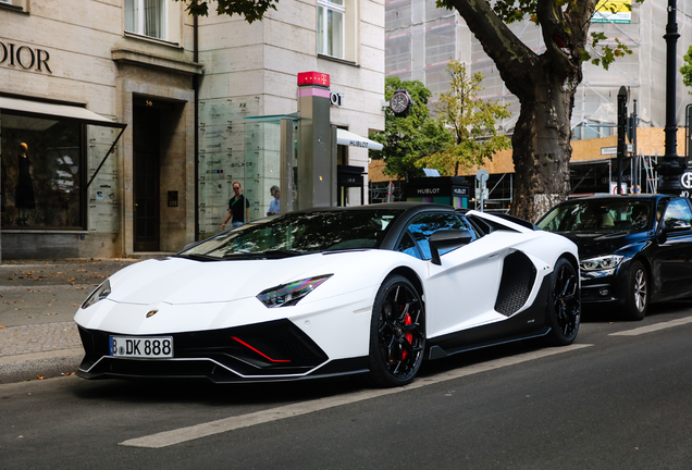 Lamborghini Aventador LP780-4 Ultimae Roadster