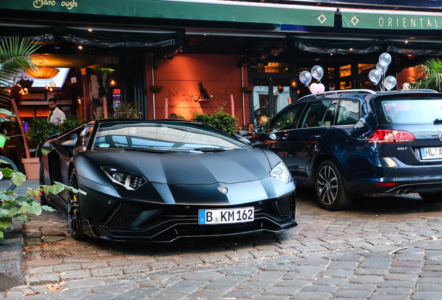 Lamborghini Aventador S LP740-4 Roadster Mansory