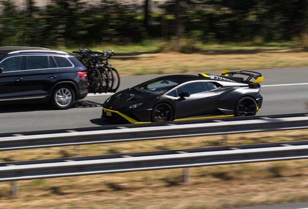 Lamborghini Huracán LP640-2 STO