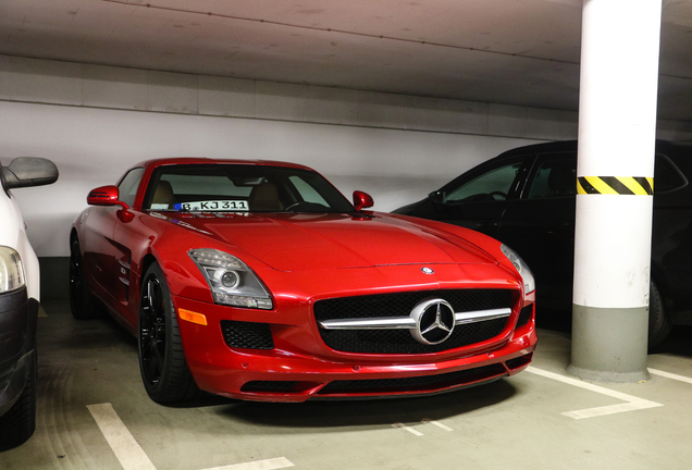 Mercedes-Benz SLS AMG