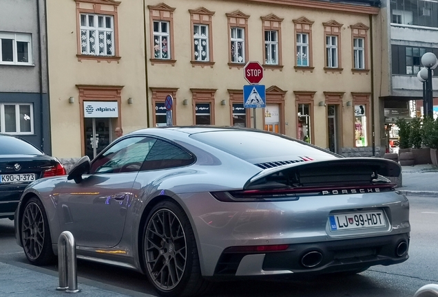 Porsche 992 Carrera 4S