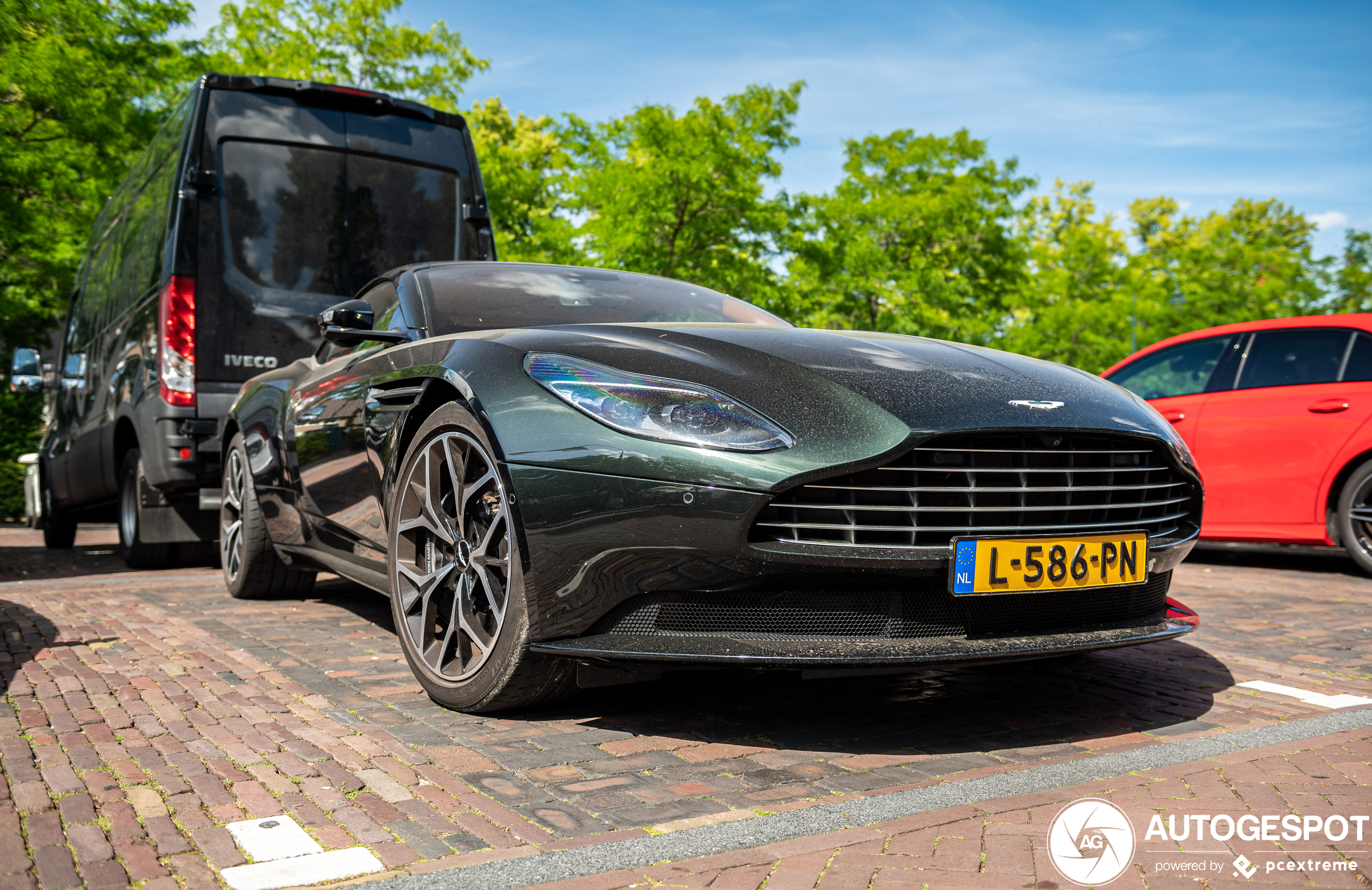 Aston Martin DB11 V8 Volante