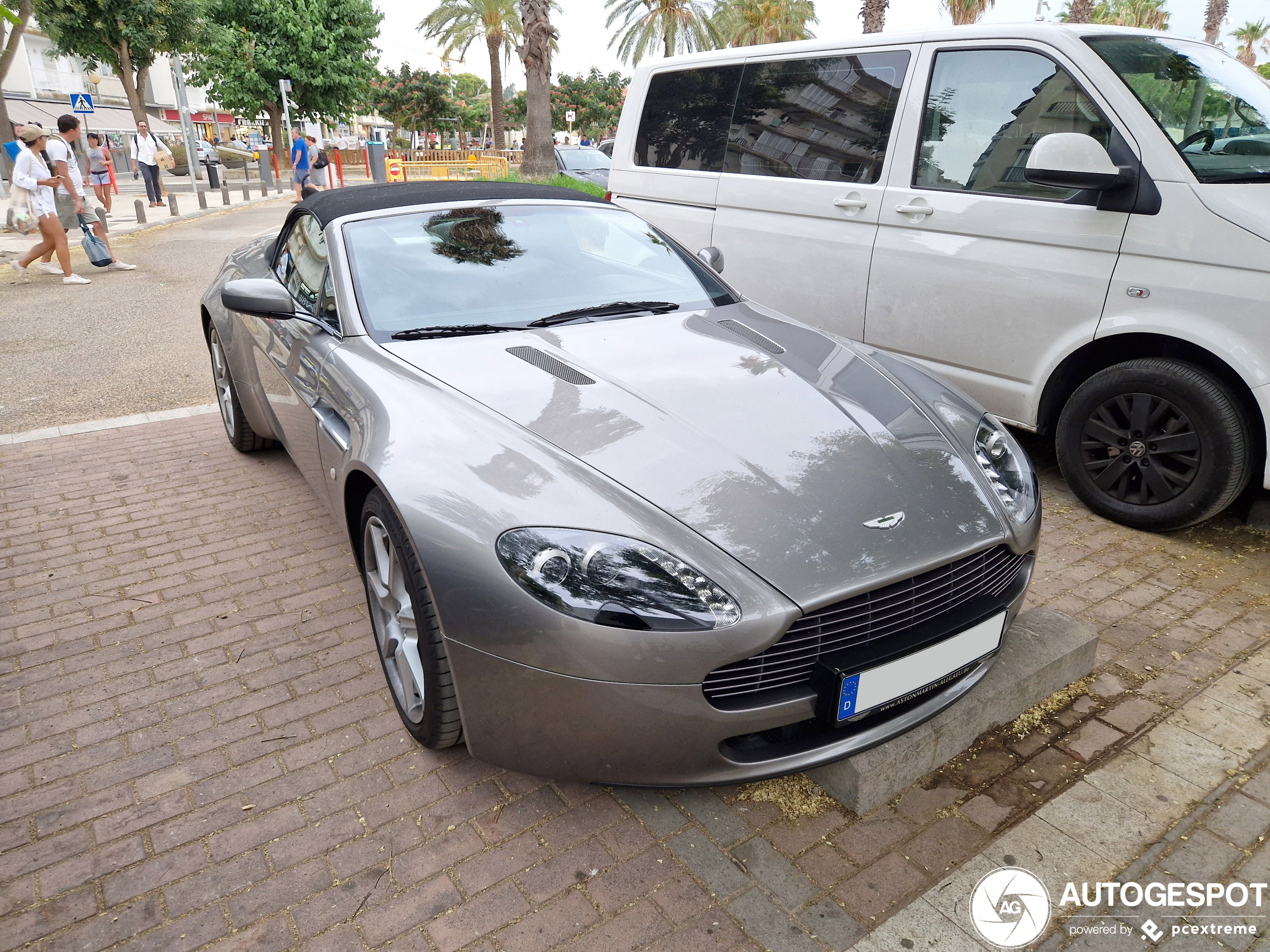 Aston Martin V8 Vantage Roadster