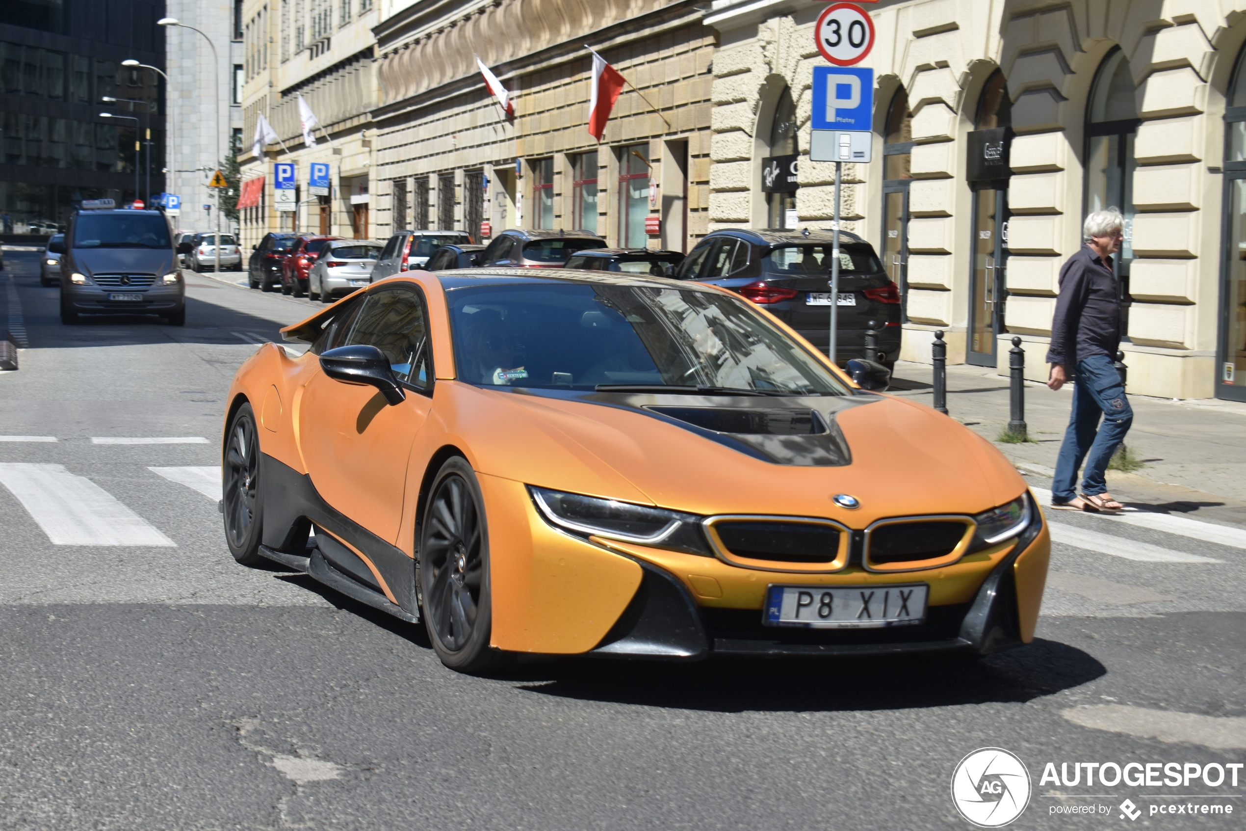 BMW i8