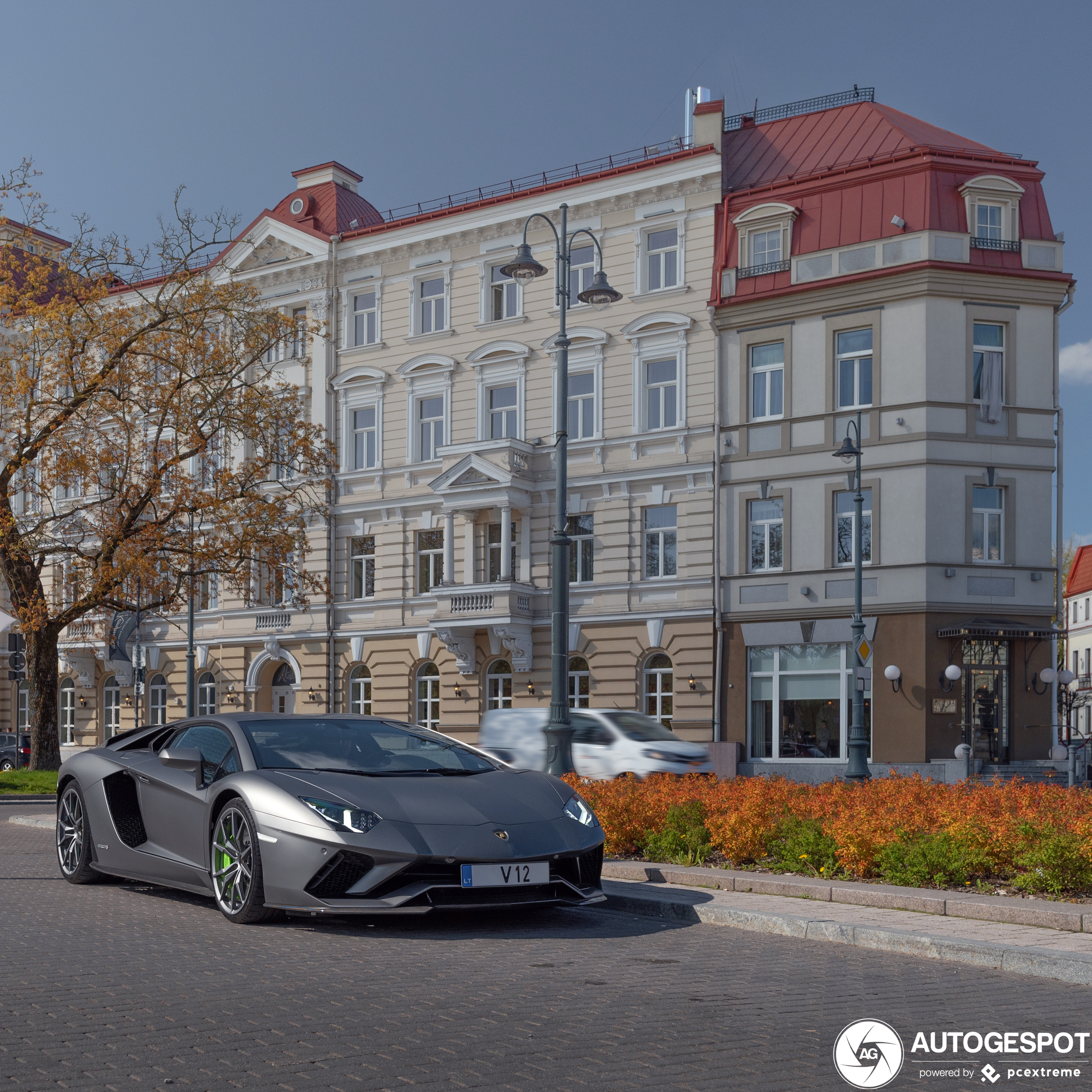 Lamborghini Aventador S LP740-4