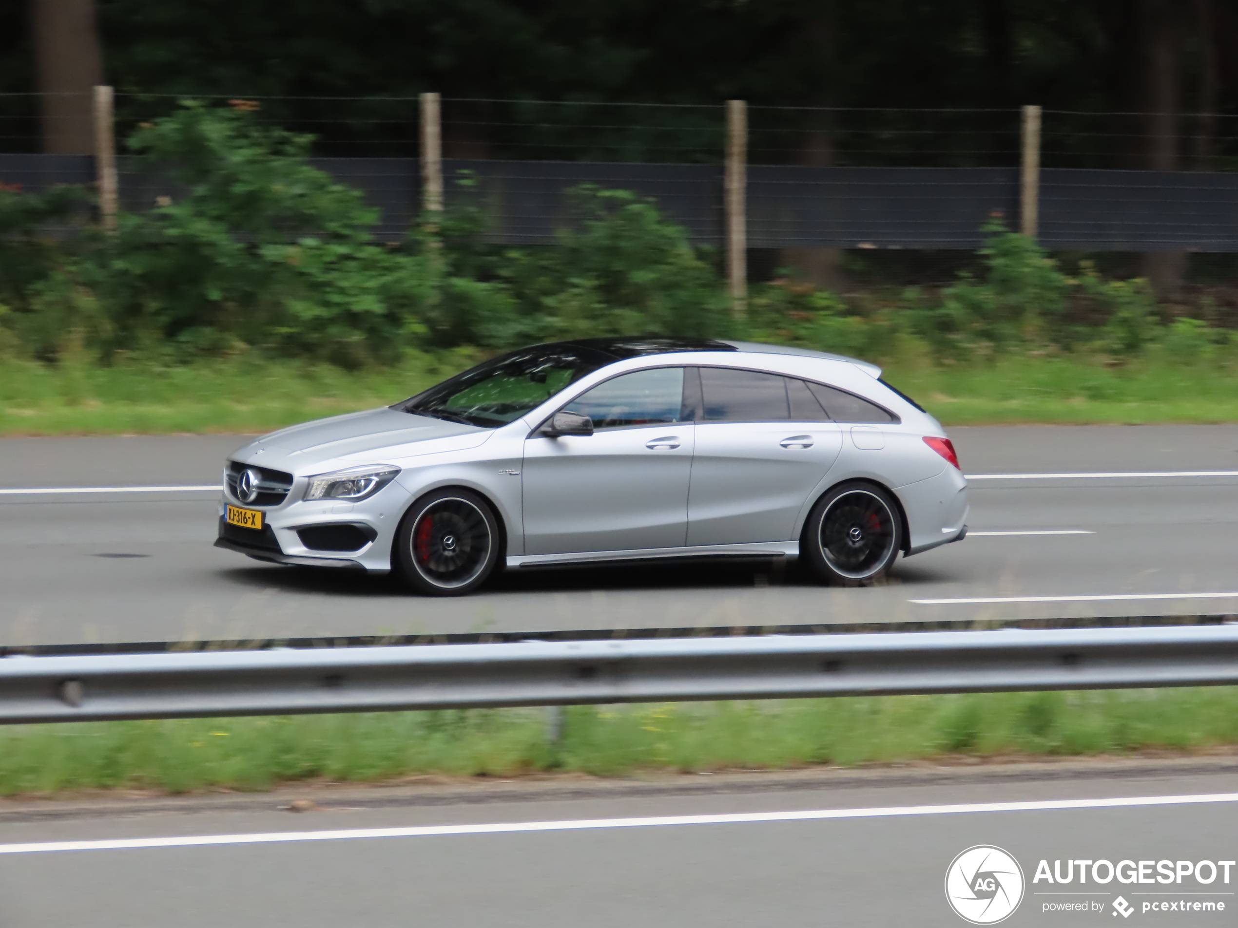 Mercedes-AMG CLA 45 Shooting Brake X117