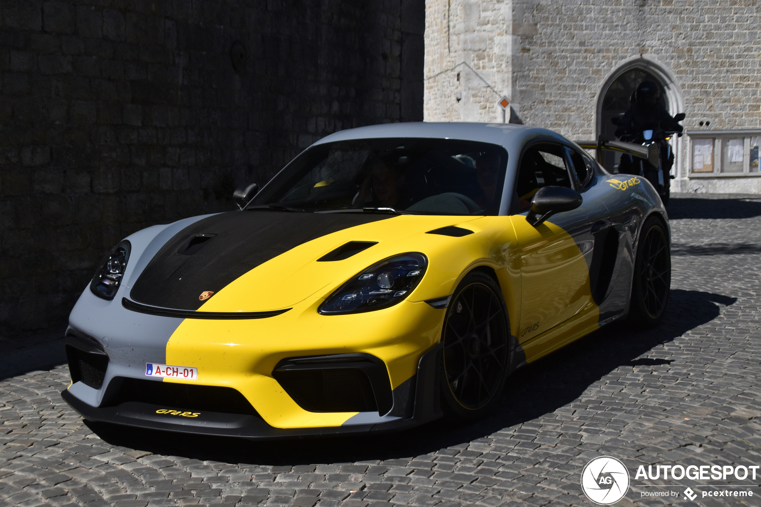 Porsche 718 Cayman GT4 RS Weissach Package