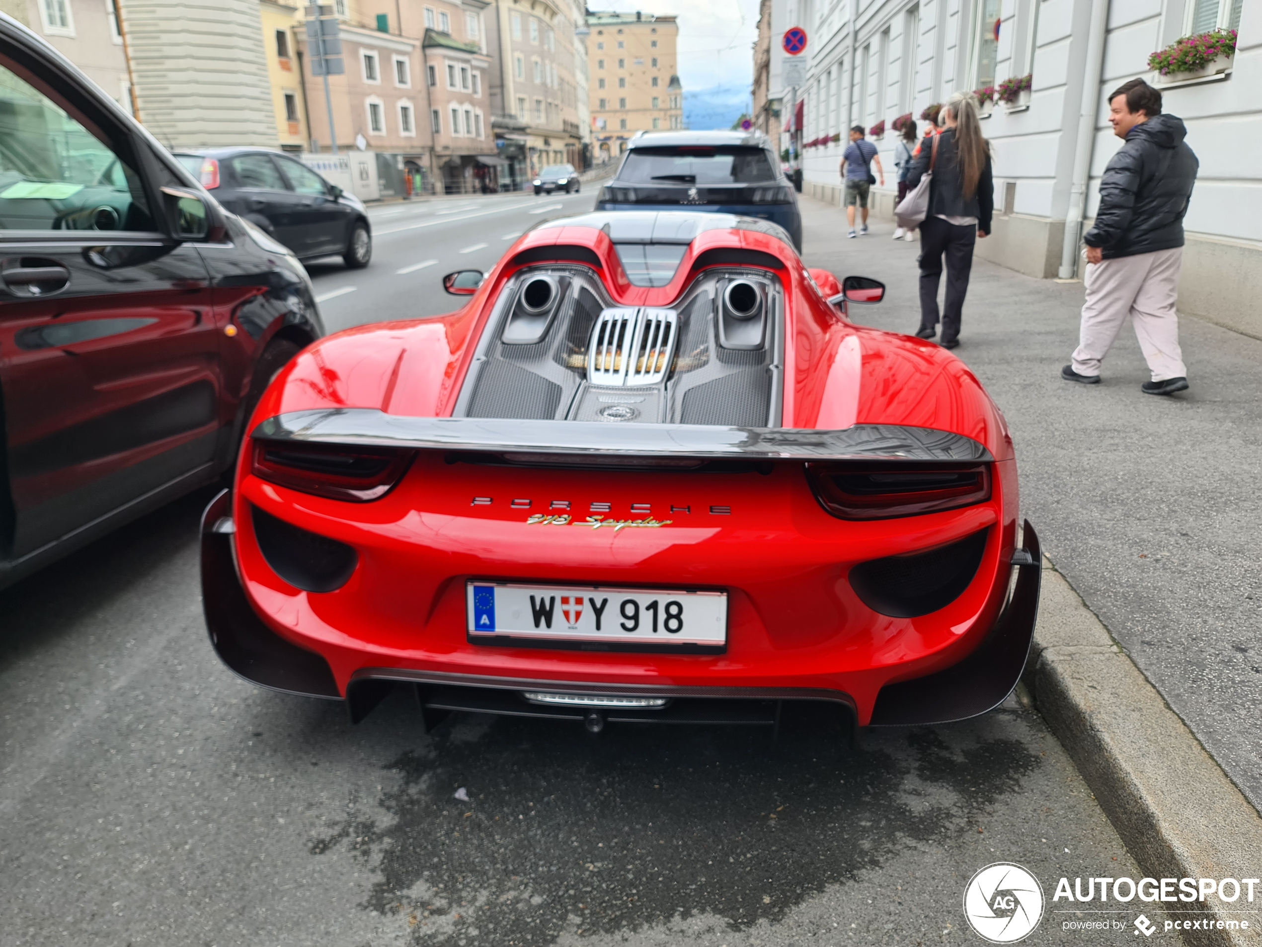 Porsche 918 Spyder Weissach Package