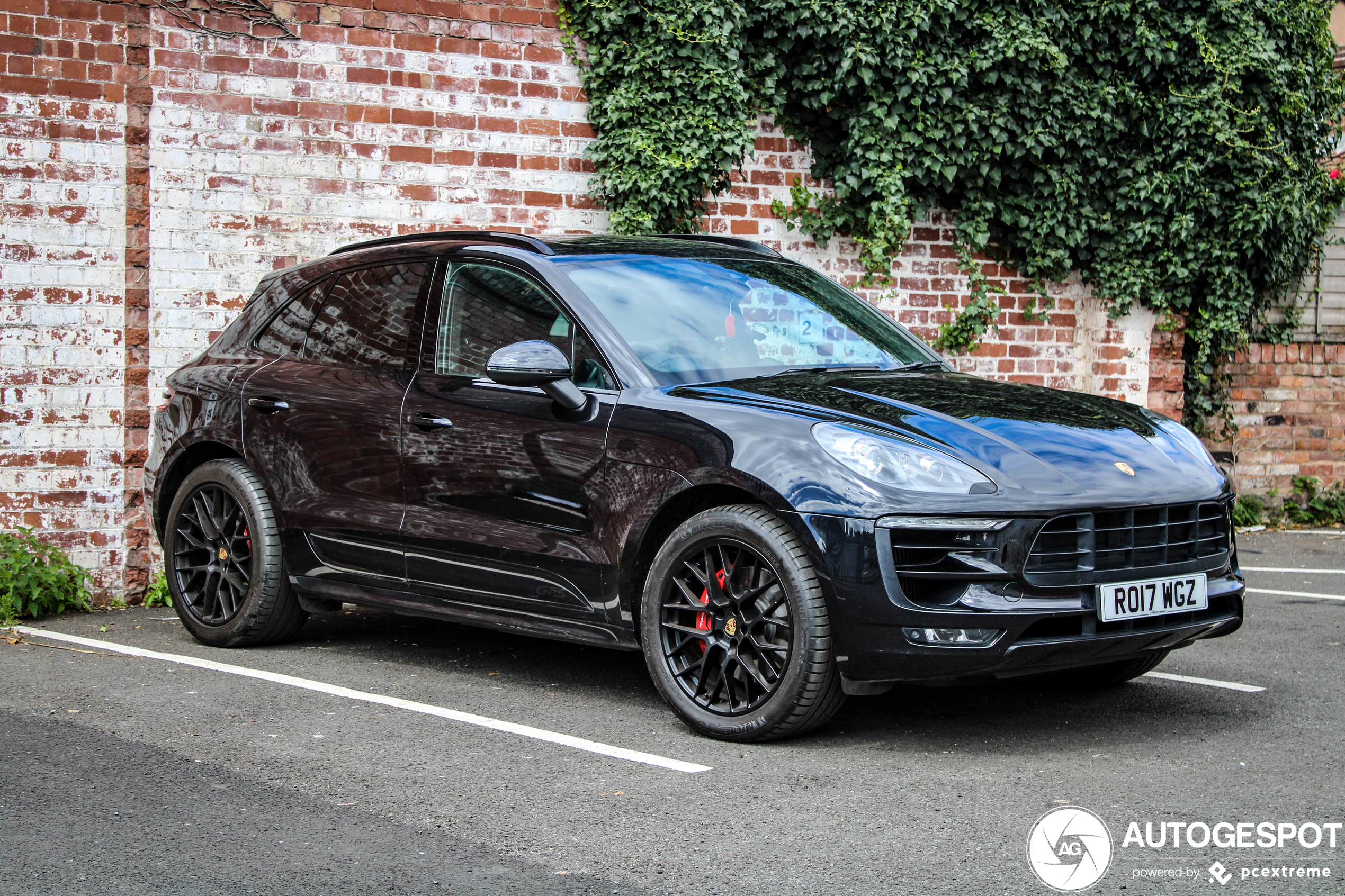 Porsche 95B Macan GTS