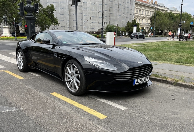 Aston Martin DB11