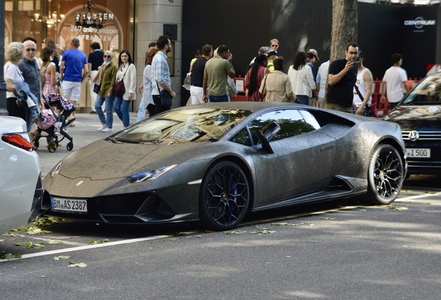 Lamborghini Huracán LP640-4 EVO