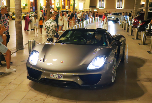 Porsche 918 Spyder Weissach Package