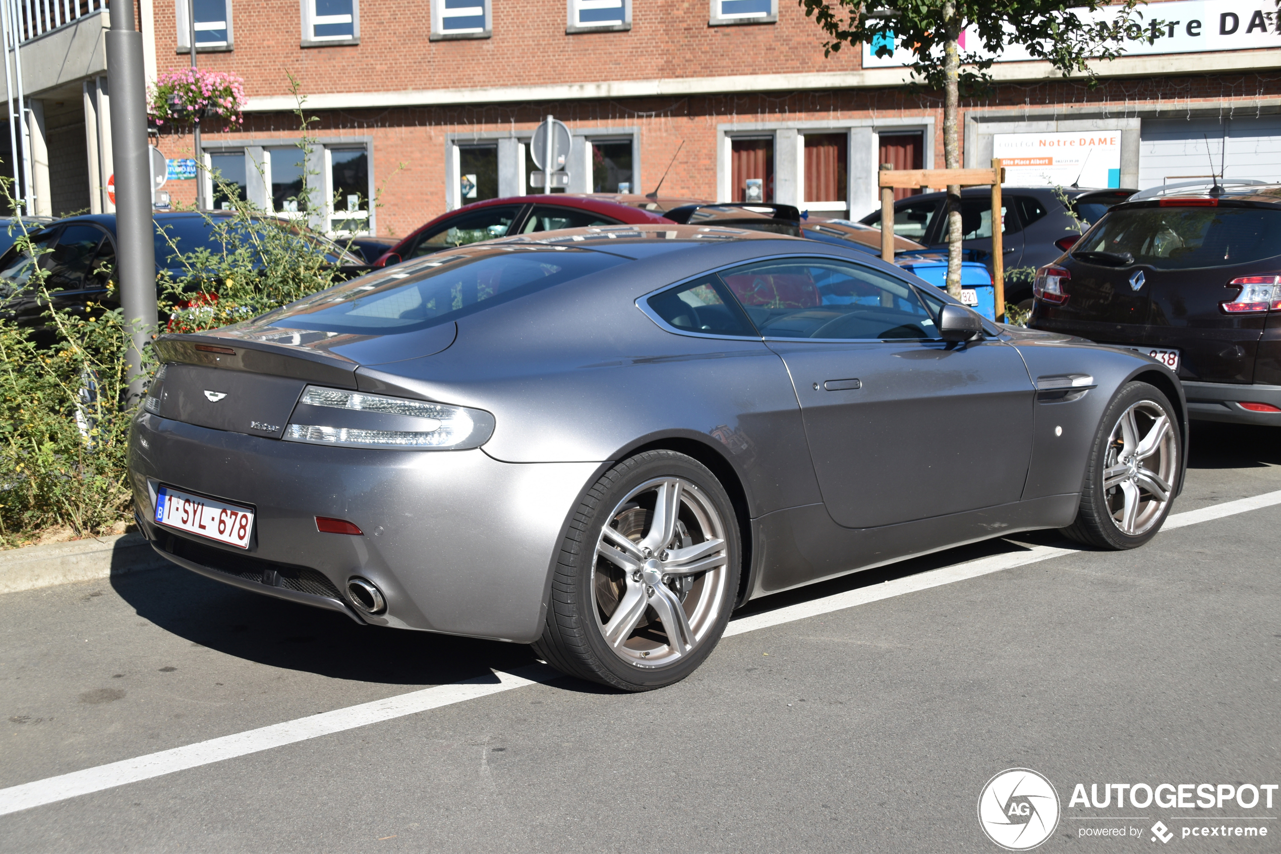 Aston Martin V8 Vantage