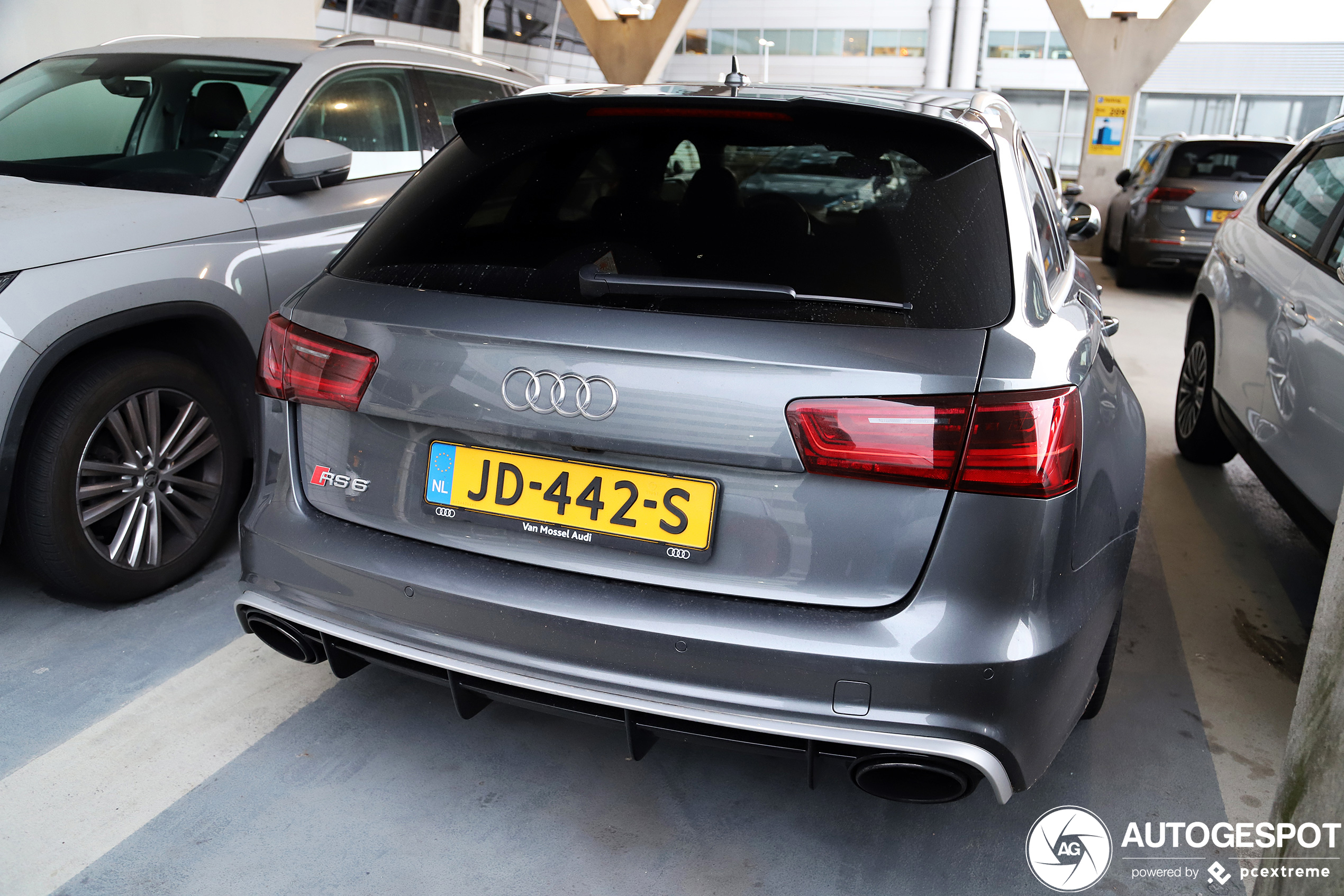 Audi RS6 Avant C7 2015