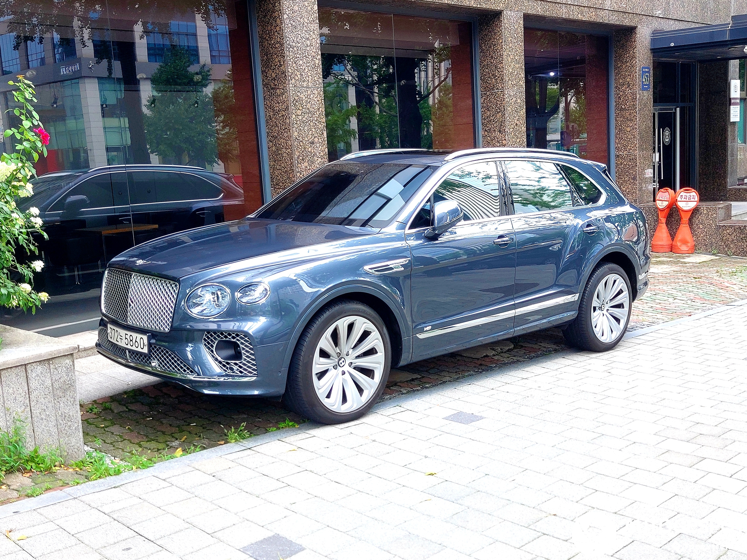 Bentley Bentayga V8 2021