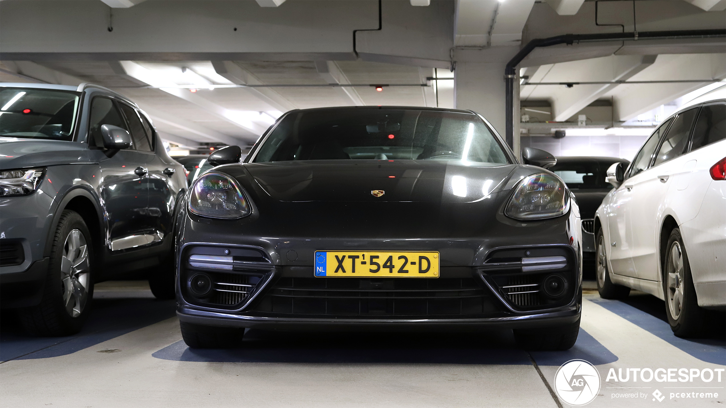 Porsche 971 Panamera Turbo S E-Hybrid Executive