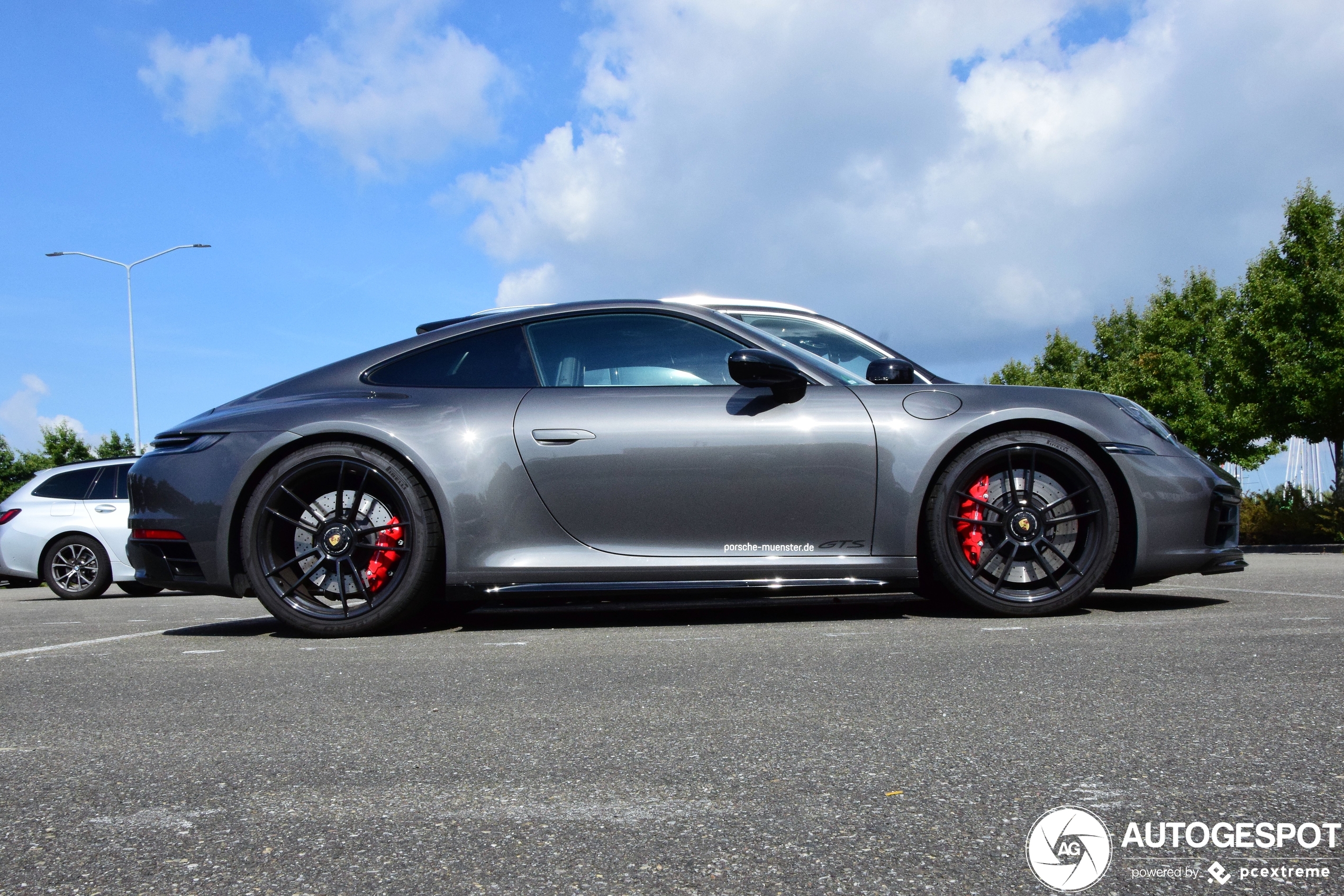 Porsche 992 Carrera 4 GTS