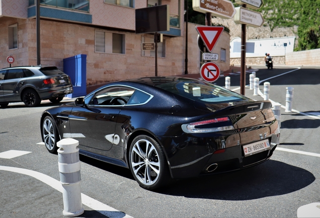 Aston Martin V12 Vantage