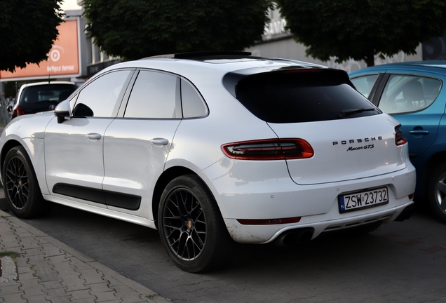 Porsche 95B Macan GTS