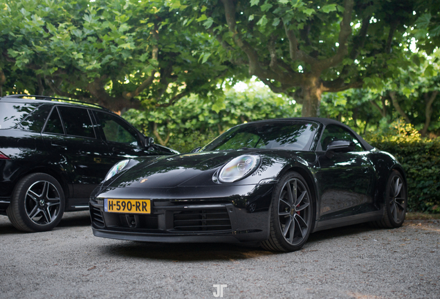 Porsche 992 Carrera 4S Cabriolet