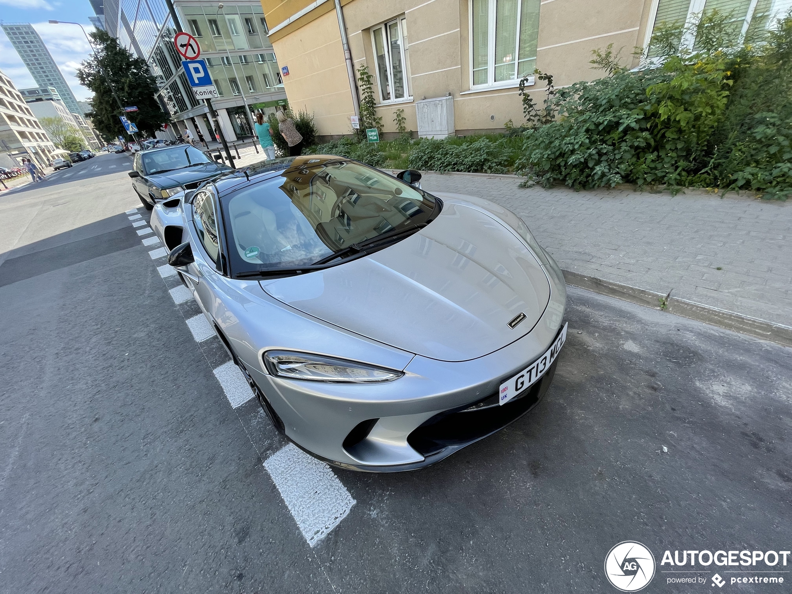 McLaren GT