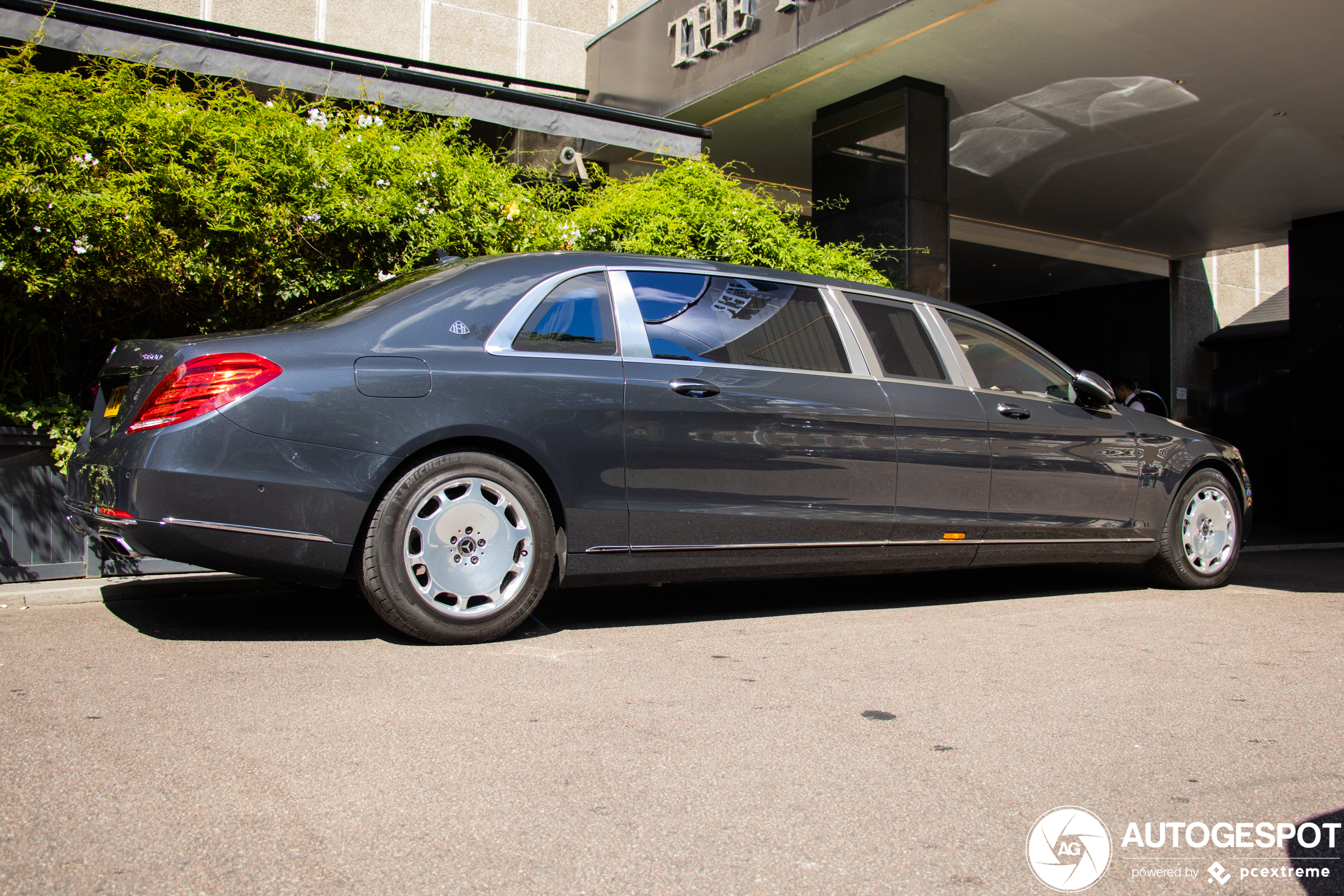 Mercedes-Maybach S 600 Pullman VV222