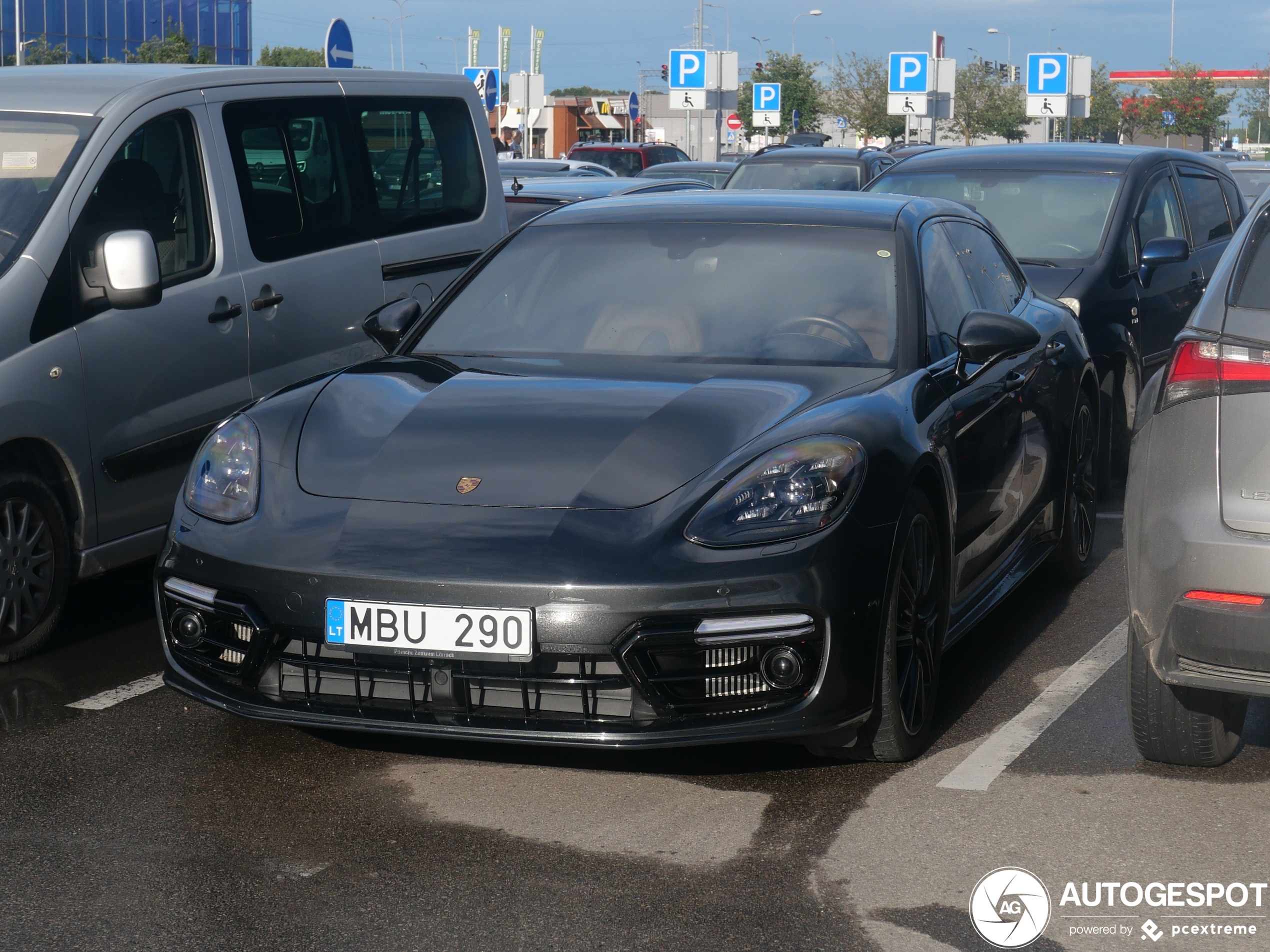 Porsche 971 Panamera GTS Sport Turismo