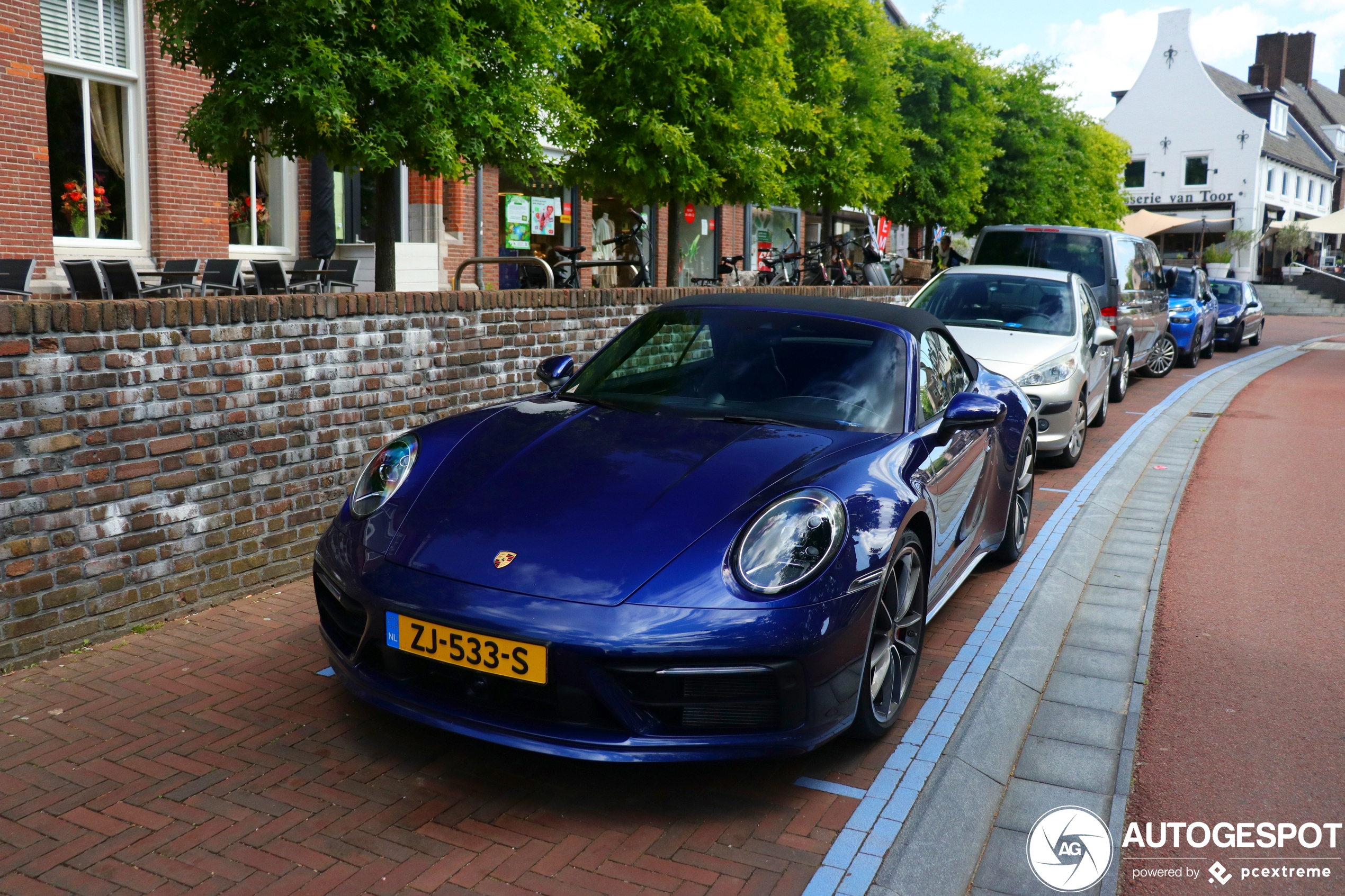 Porsche 992 Carrera 4S Cabriolet