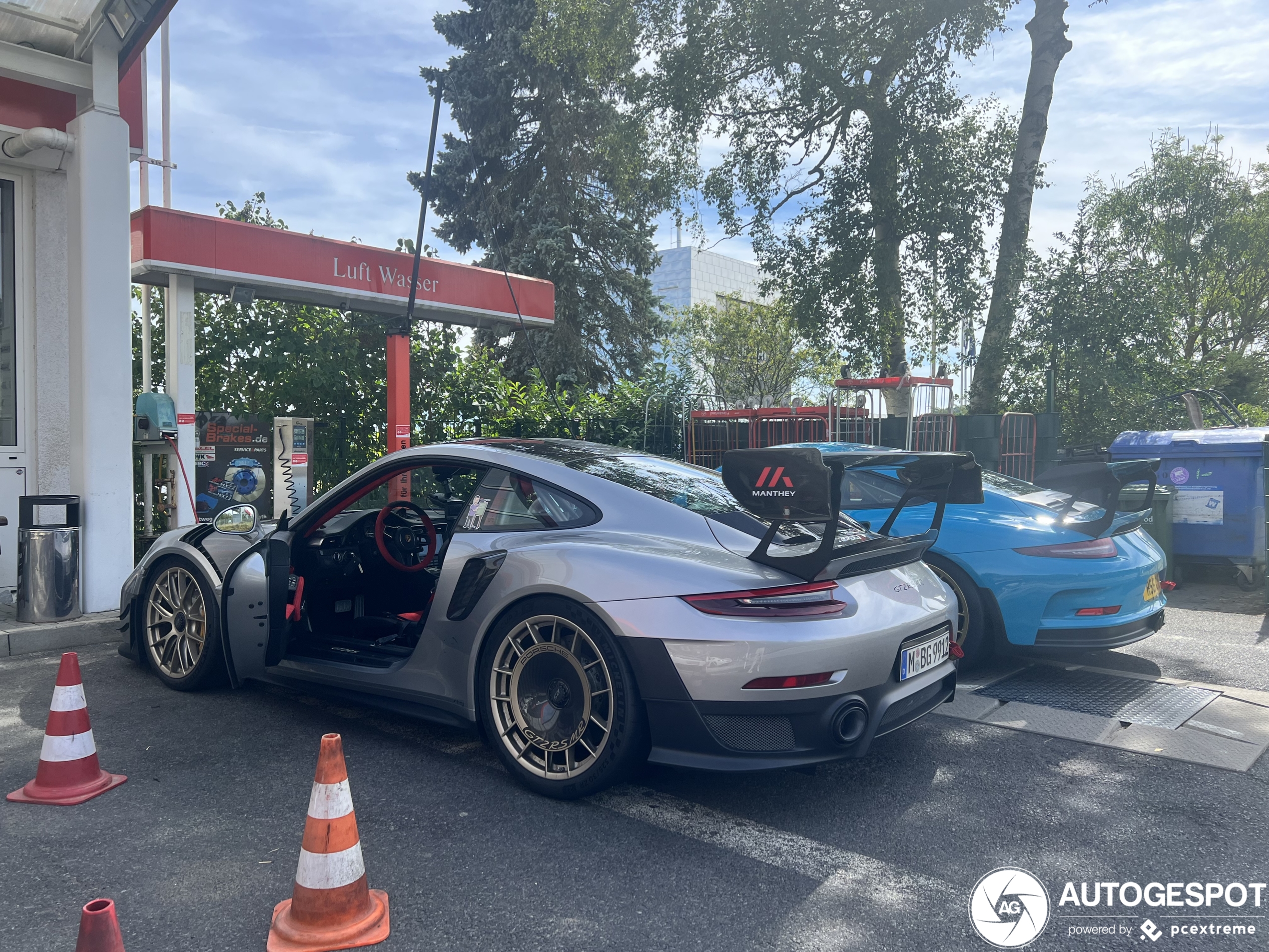 Porsche Manthey Racing 991 GT2 RS MR