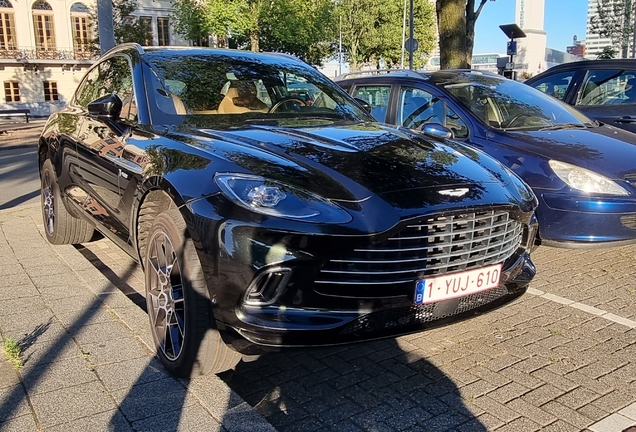 Aston Martin DBX