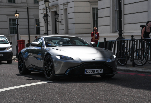 Aston Martin V8 Vantage 2018