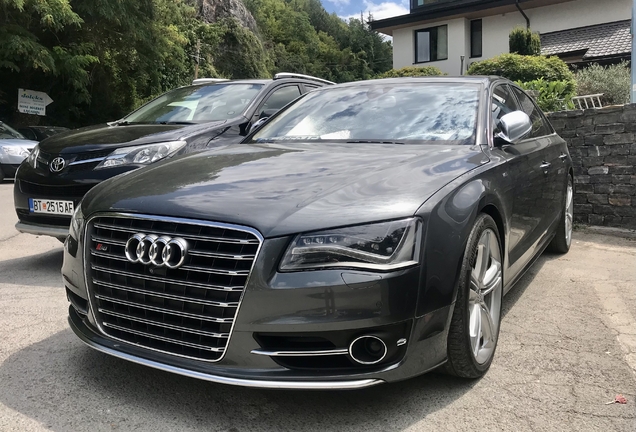 Audi S8 D4