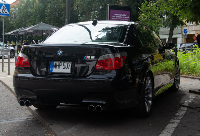 BMW M5 E60 2005