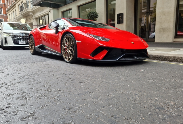 Lamborghini Huracán LP640-4 Performante Spyder