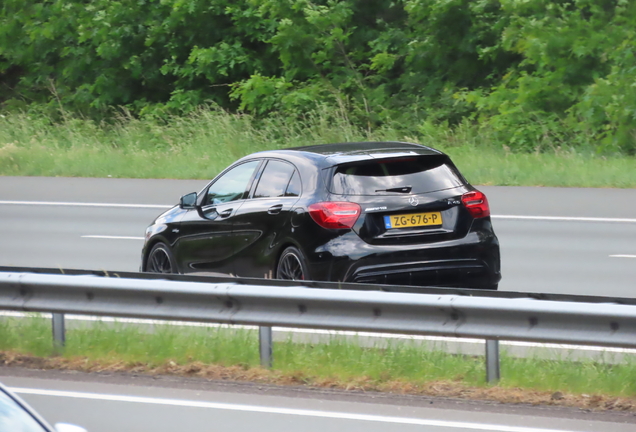 Mercedes-AMG A 45 W176 2015