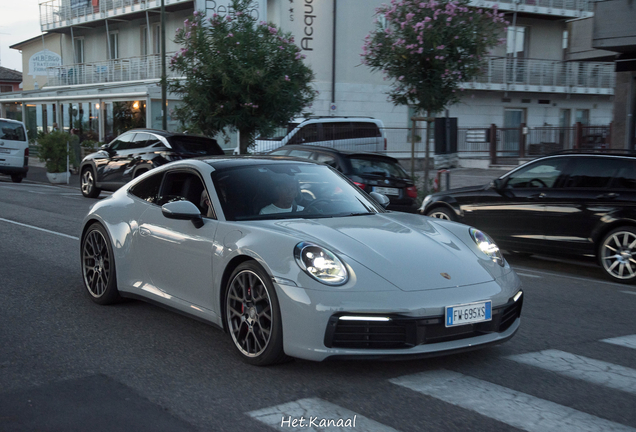 Porsche 992 Carrera 4S