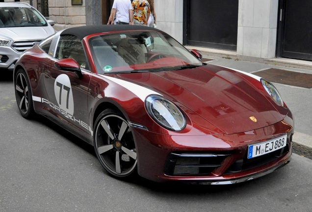 Porsche 992 Targa 4S Heritage Design Edition