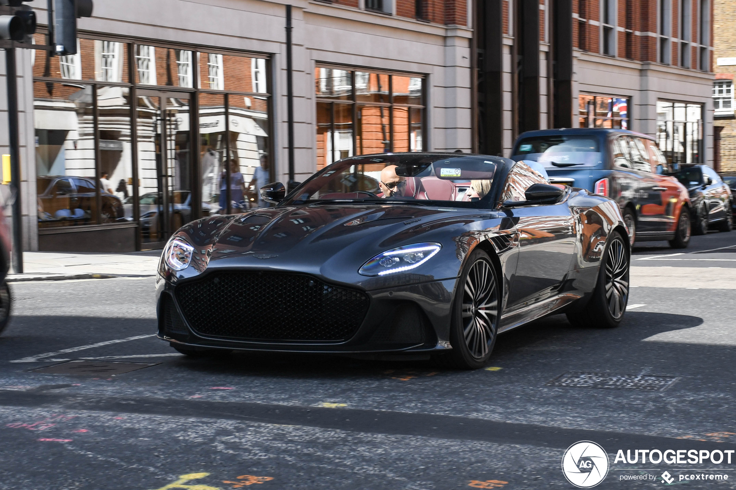 Aston Martin DBS Superleggera Volante