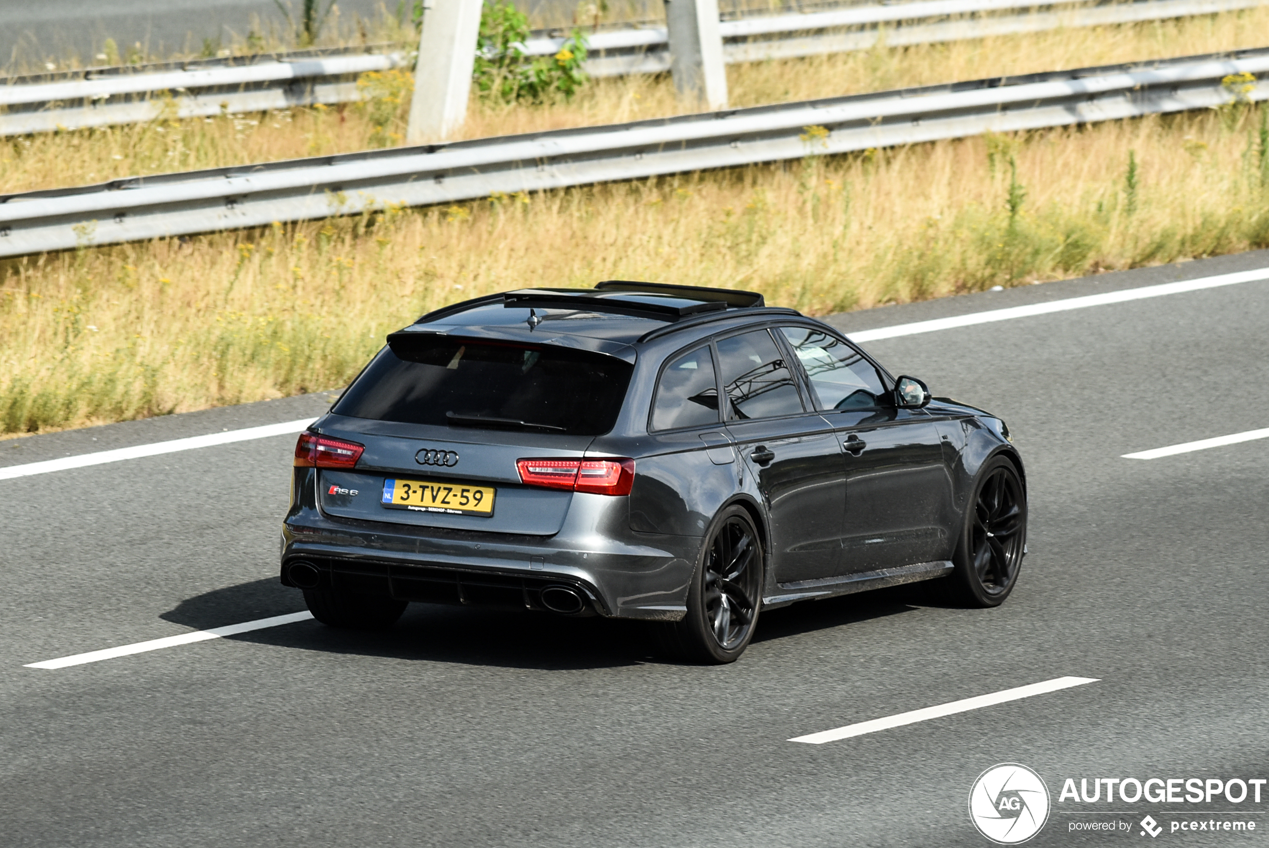 Audi RS6 Avant C7