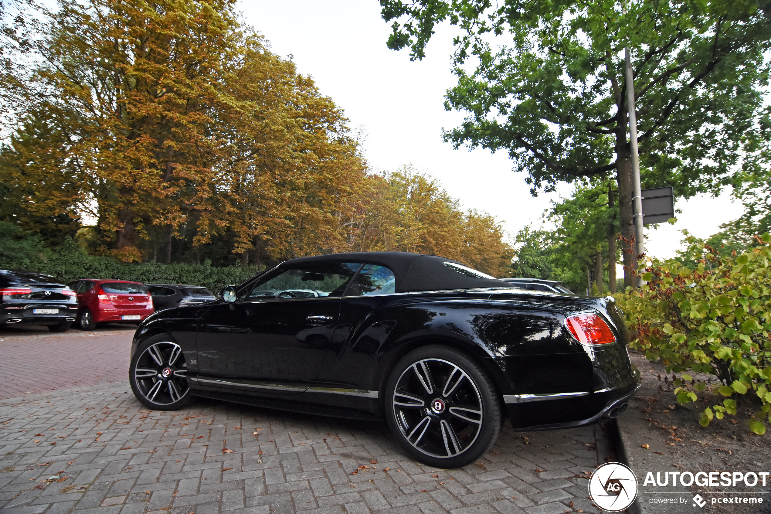 Bentley Continental GTC V8