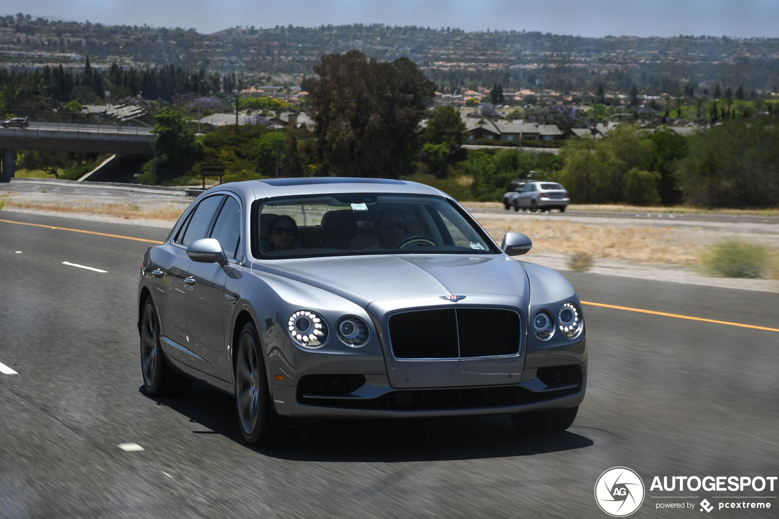 Bentley Flying Spur V8 S