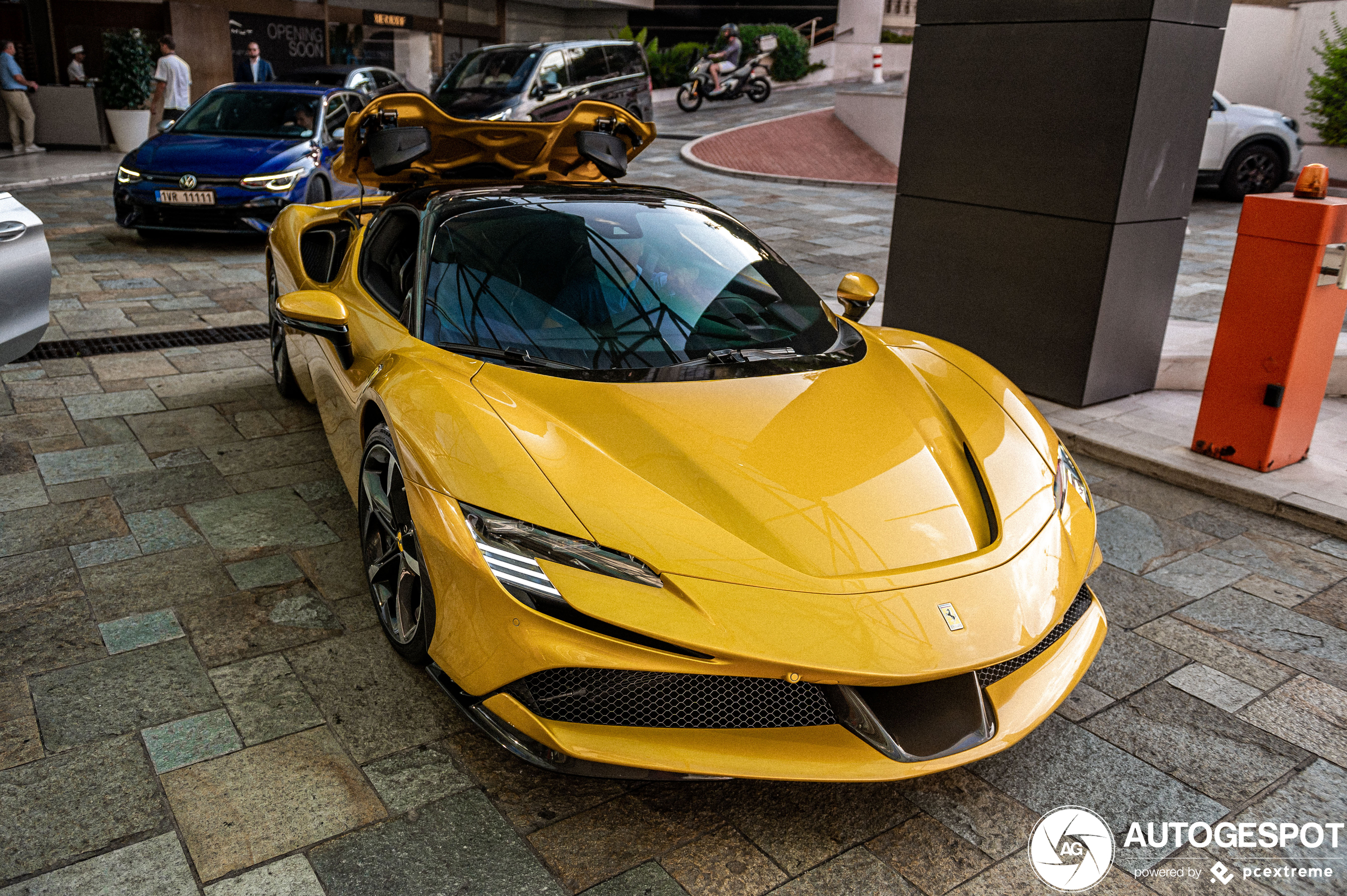 Ferrari SF90 Spider