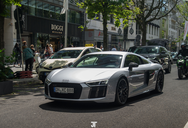 Audi R8 V10 Plus 2015