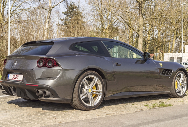 Ferrari GTC4Lusso