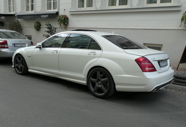 Mercedes-Benz S 63 AMG W221 2011