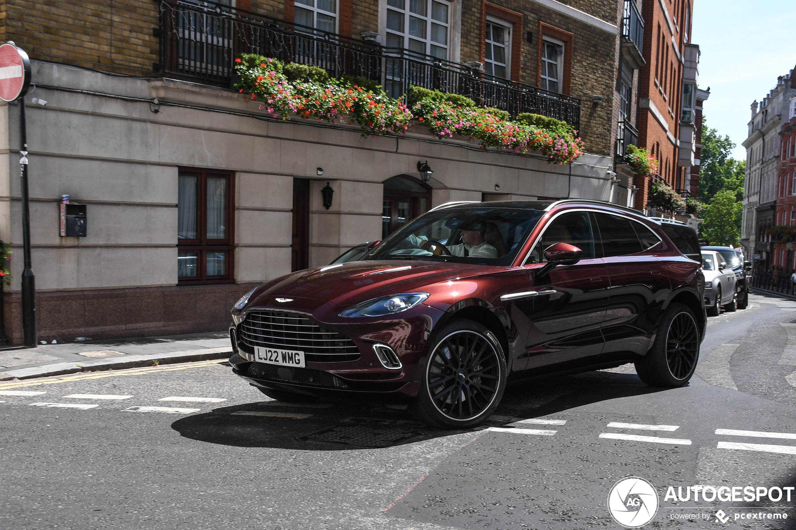 Aston Martin DBX