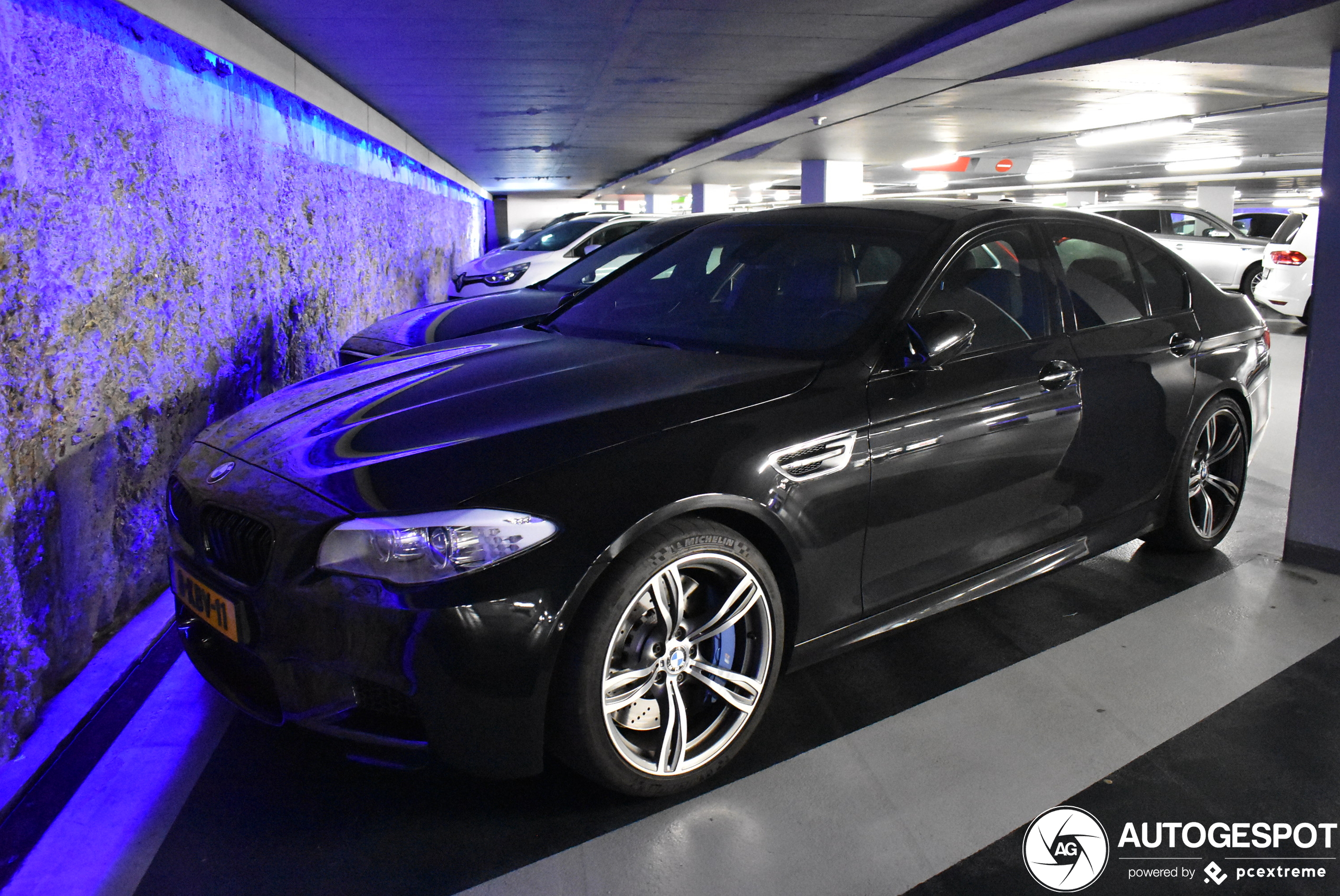 BMW M5 F10 2011