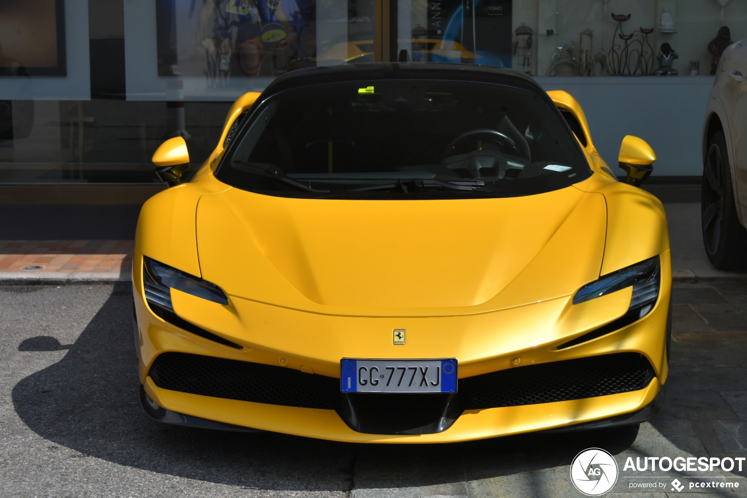 Ferrari SF90 Stradale - 11 August 2022 - Autogespot