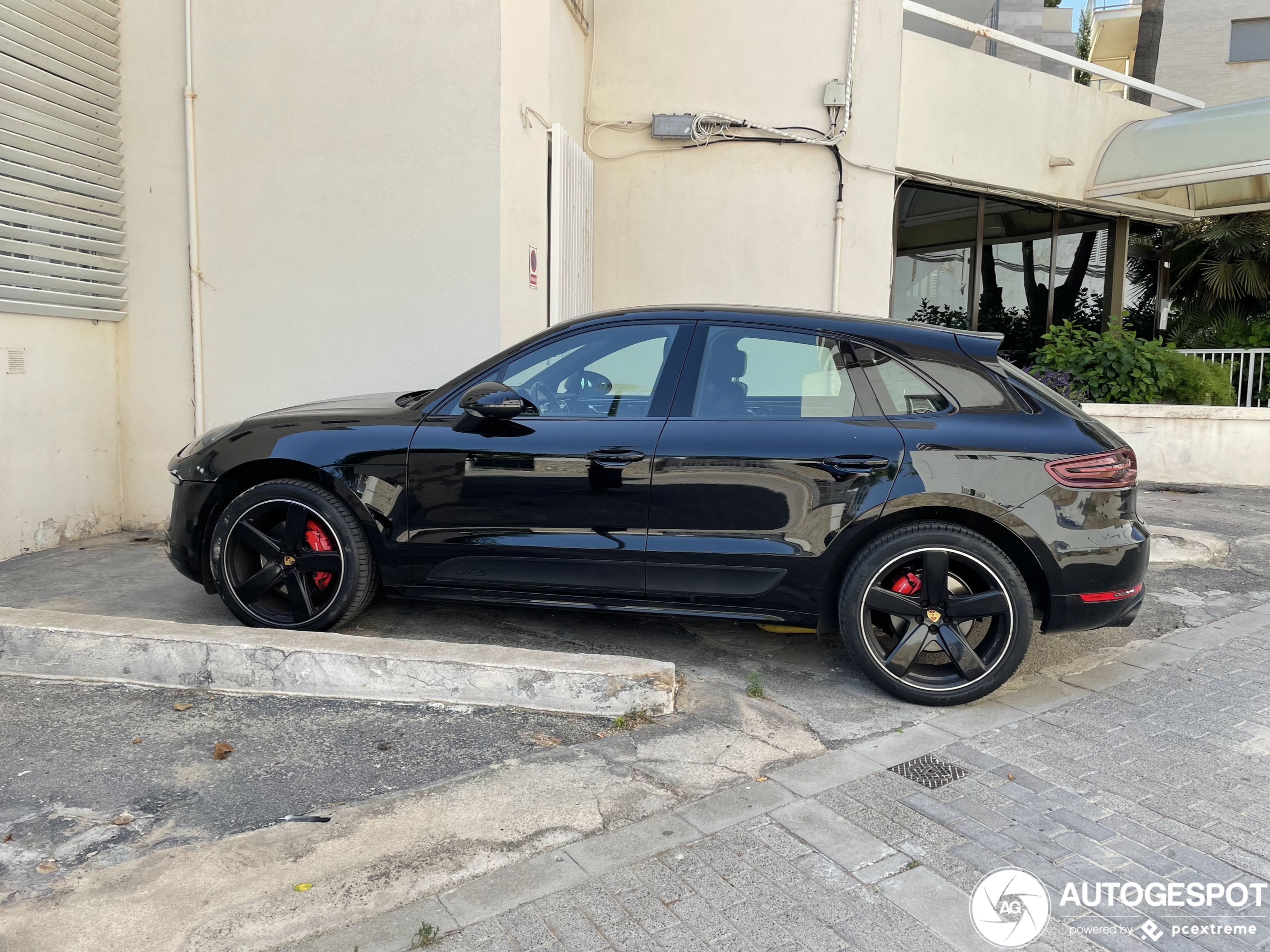 Porsche 95B Macan GTS