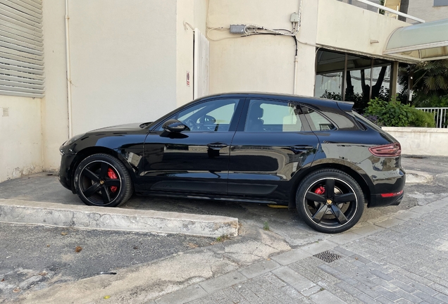 Porsche 95B Macan GTS